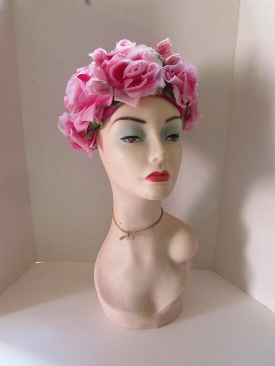 1960 Era Bouffant Hat Pink Roses main image 9